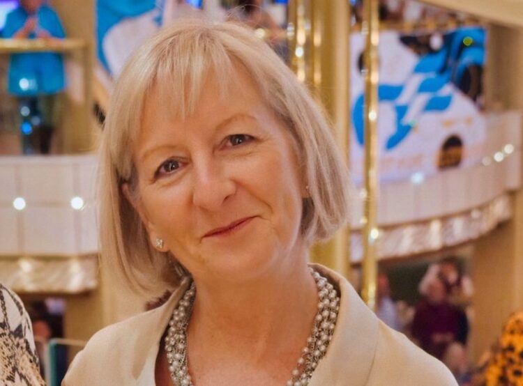 Cassidy Journey Wins Journey Weekly Agent Achievement Award in London
